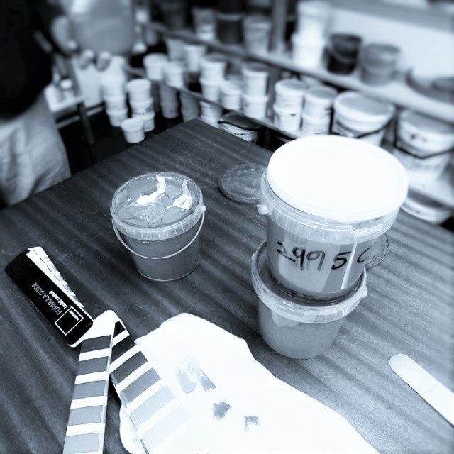Discharge Screen Printing Discharge Screen Printing - mixing inks